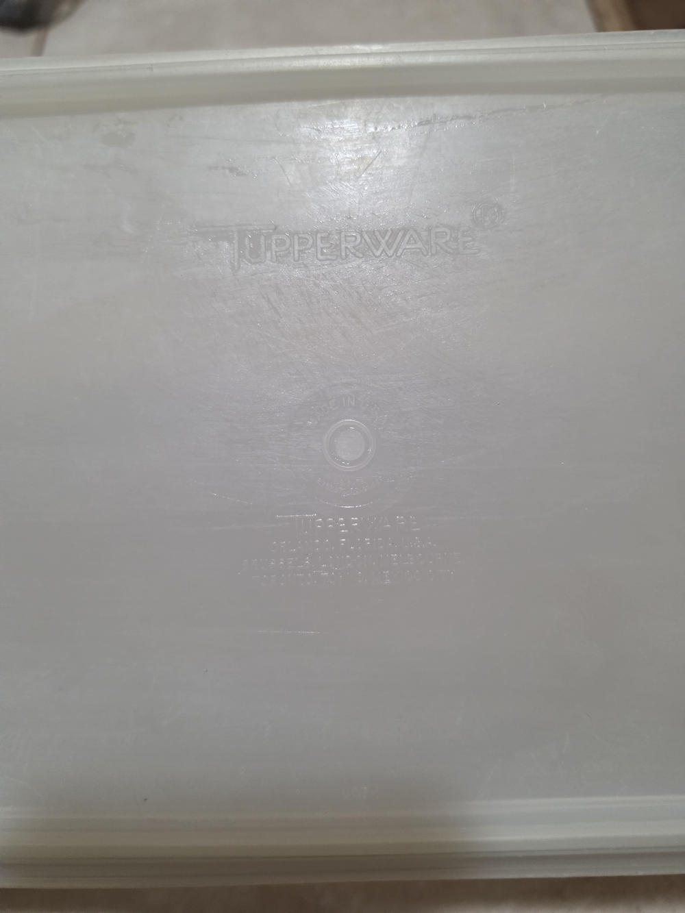 Vintage Tupperware White Rectangular Bread Storage Container With Lid - Picture 2 of 5
